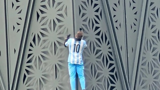 Salvaron a un youtuber polaco que se trepó a un edificio en Puerto Madero