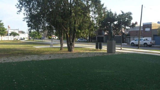 Plaza Chaplin: vecinos reclaman por obras inconclusas que dejaron el espacio desolado