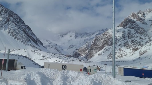 El Paso Cristo Redentor permanecerá cerrado este domingo por intensas nevadas