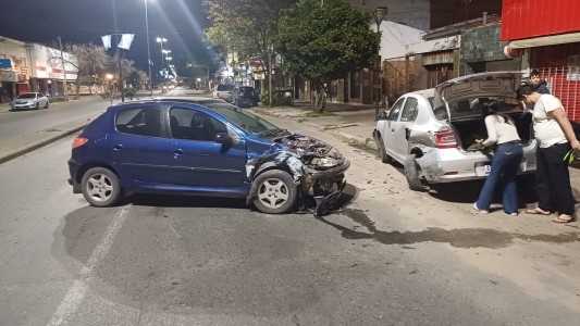 Un automovilista chocó a dos autos estacionados en Av. Facundo Zuviría