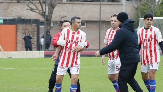 El clásico de Senior fue suspendido por agresión al árbitro