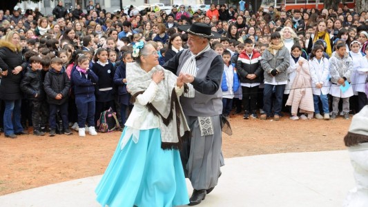 Poletti tomó juramento a más de 450 alumnos en el Día de la Bandera
