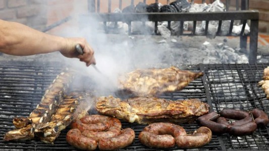 Condenaron a un policía de Santa Fe por pedir asado gratis y extorsionar