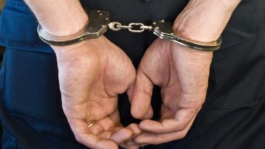 Ex policía detuvo a un hombre y le pidió dinero para liberarlo: fue condenado