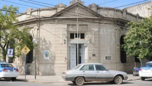 Motochorros robaron casi un millón de pesos a la salida de un banco