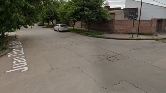 Reclamo: Vecinos de Barrio Roma preocupados por importante pérdida de agua en plena calle