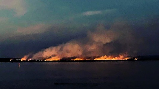 Santa Fe y Entre Ríos se reúnen para coordinar acciones para el control de fuego en las islas