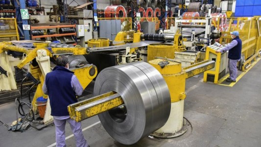 Se profundizó la caída de la actividad industrial medida en todo el país