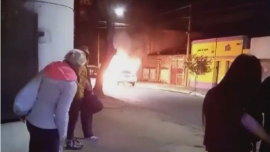 Rosario: sacó su auto del taller y se le prendió fuego