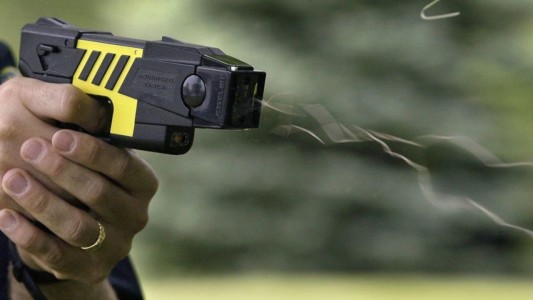 Las fuerzas de seguridad, más cerca de tener pistolas taser
