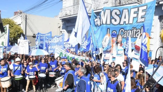Paritarias: docentes votarán entre tres mociones de rechazo