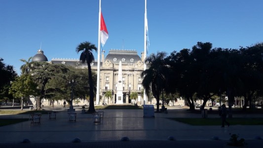 Docentes y estatales definen si aceptan o no la propuesta salarial del gobierno