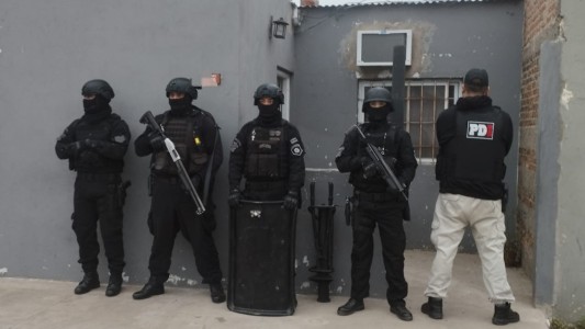 Detienen a un hombre por robo con arma de fuego