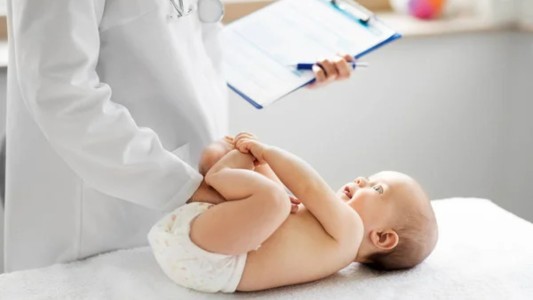 Pediatras exigen actualización de honorarios a IAPOS