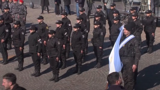 Pullaro encabezó el acto por los 170 años de la creación de la Policía de Rosario