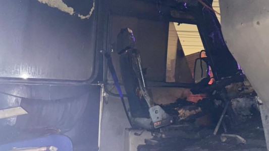 Se incendió colectivo de grupo de cumbia