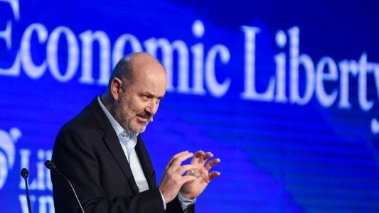 Sturzenegger anunció nuevas desregulaciones en el Estado