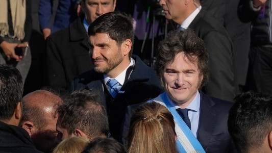 Milei suspendió un viaje a México para encabezar un acto en Rosario junto a Pullaro