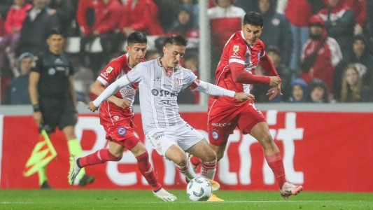 A pura contundencia, Unión goleó y sigue prendido arriba