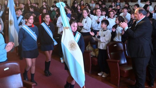 Alumnos de sexto grado juraron lealtad a la Constitución