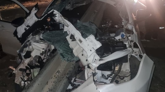 Impactante accidente en Av. Circinvalación: guardarrail atravesó a auto