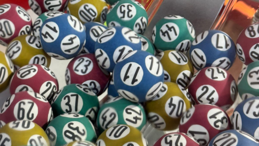 Quini 6: El increíble caso del apostador que casi se queda sin cobrar un premio millonario