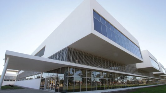 Balearon a un hombre en un intento de robo