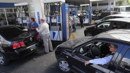 Aumentan los combustibles: ¿cuál es la mirada de los santafesinos?