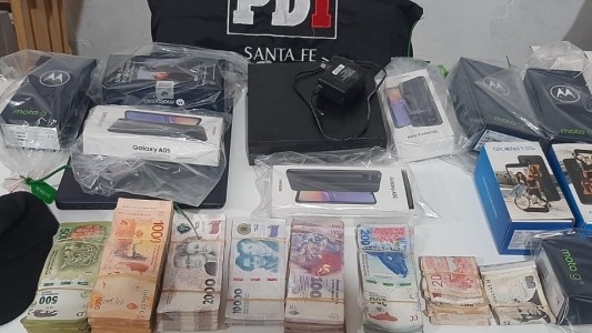 Tenían un local comercial donde vendían celulares robados: fueron detenidos