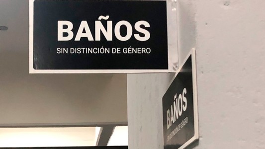 Proponen baños unisex en bares de Rosario
