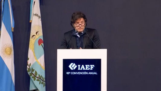 "Saludos Cris, esto va para vos", Milei sigue la guerra con Cristina en Mendoza