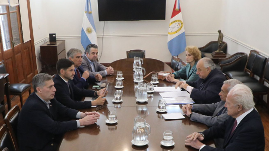 Pullaro recibió a miembros de la Corte Suprema este domingo bien temprano