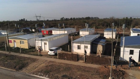 Santo Tomé: terminaron de relocalizar a familias que vivían sobre la traza ferroviaria