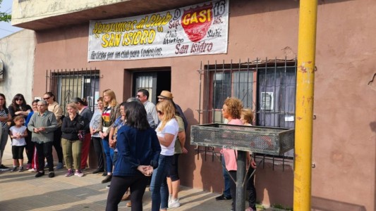 Abrazo simbólico al Club San Isidro: vecinos luchan por reactivarlo