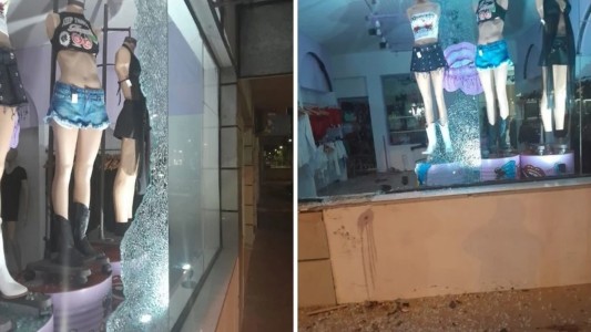 Motociclista perdió el control y se estrelló en un comercio