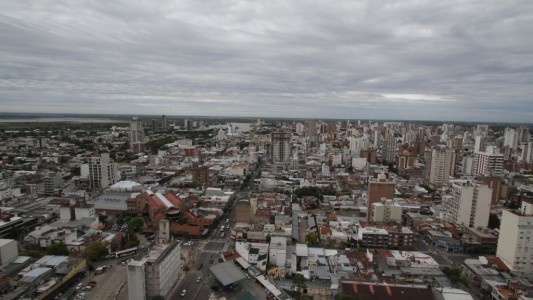 La máxima superará los 30 grados y ¿llegarán las lluvias este jueves?