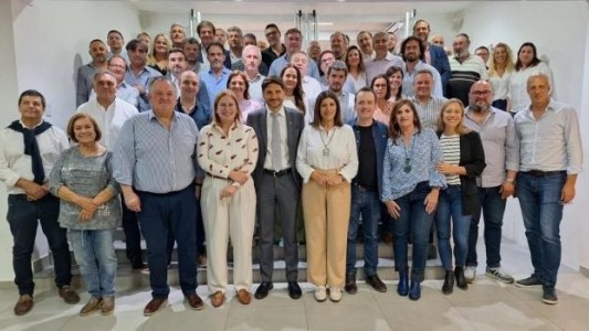 En el comité de la UCR, Unidos se reunió en Santa Fe para analizar el presente provincial