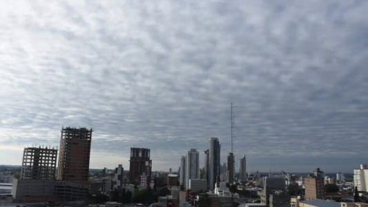 La semana comienza nublado y con humedad, ¿lloverá en la ciudad?