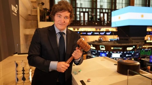 Milei tocó la campana en Wall Street: “No estoy dispuesto a sacrificar el déficit fiscal”