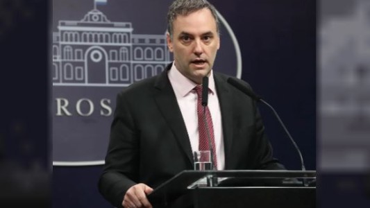 Milei firmará un decreto para que Aerolíneas Argentinas pueda ser privatizada