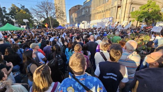Masiva marcha en Santa Fe por la universidad pública