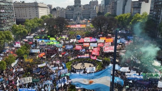 En Buenos Aires también hubo una marcha multitudinaria por la universidad