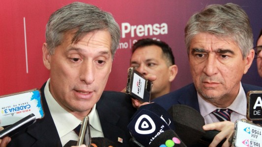 El gobierno dice que, si se acepta la oferta salarial, habrá “aumentos todos los meses”