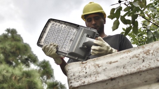 Licitan la compra de materiales para mejorar la iluminación en la Ruta 168
