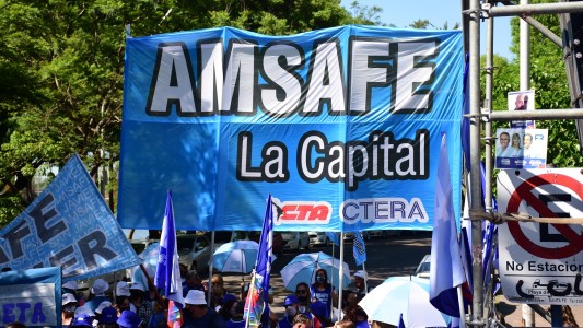 Paritaria docente: en el departamento La Capital se vota entre mociones de rechazo