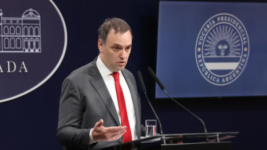 El Gobierno tomará un examen de idoneidad a 40 mil empleados de la planta transitoria y contratados