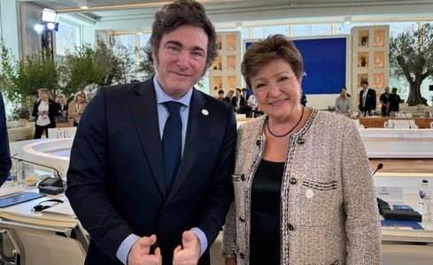 El FMI reduce los sobrecostos de deuda: cómo beneficia a la Argentina