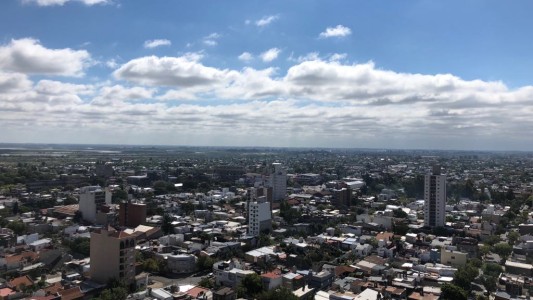 Sábado agradable sobre la ciudad de Santa Fe
