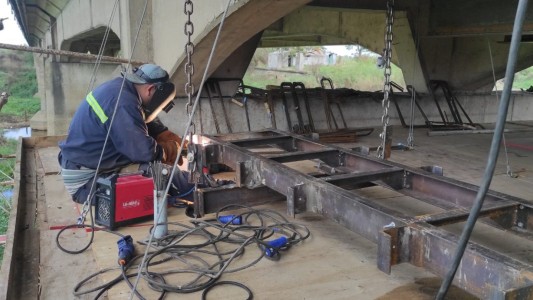 Se restringirá el tránsito para vehículos autorizados en el Puente Carretero