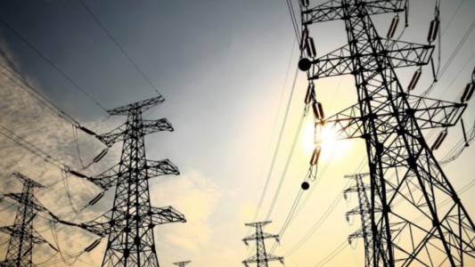 El Gobierno suspende la suba de tarifas eléctricas por la "notoria desaceleración inflacionaria"